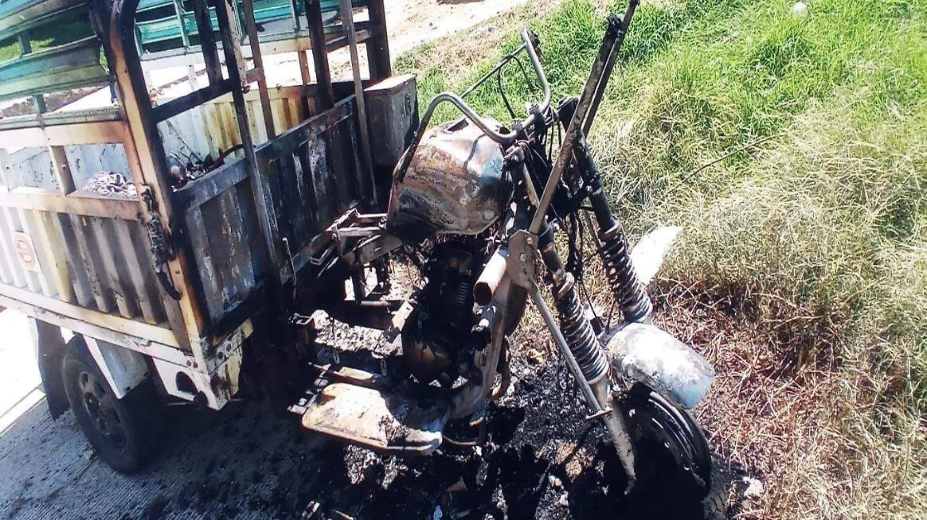 Motocicleta Incendiada